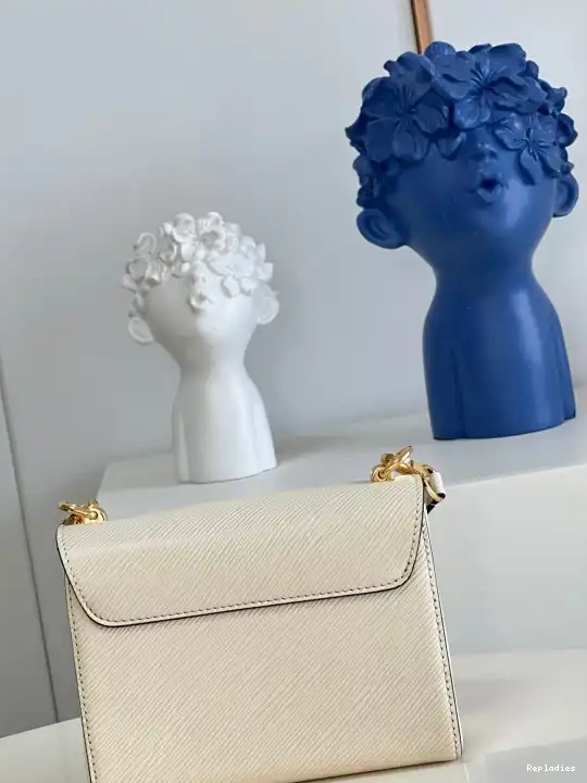 Rep ladies LOUIS VUITTON TWIST PM 0527